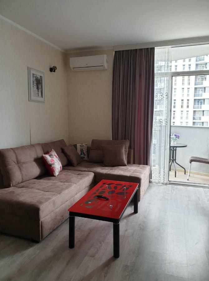 Lia'S Apartment In Orbi Batumi Exterior photo