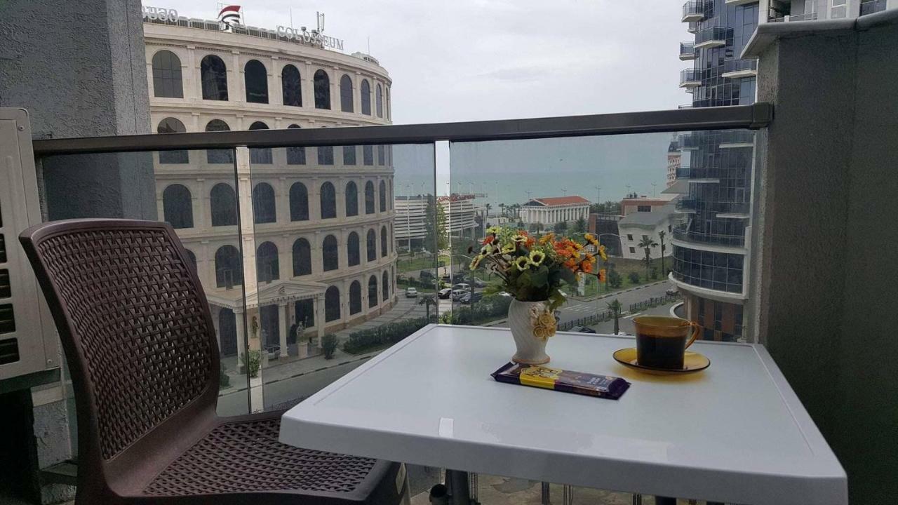 Lia'S Apartment In Orbi Batumi Exterior photo